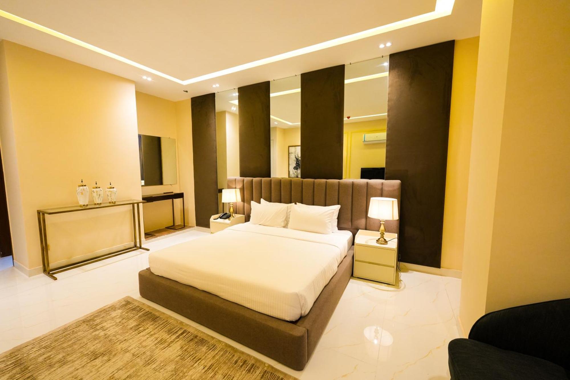 Pavilion Suites - Premium Aparthotel In Bahria Town Ravalpindi Kültér fotó